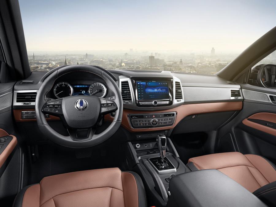 Торпедо SsangYong Rexton Sports (Q200) 2018 года  (KR) (фото 33 из 40)